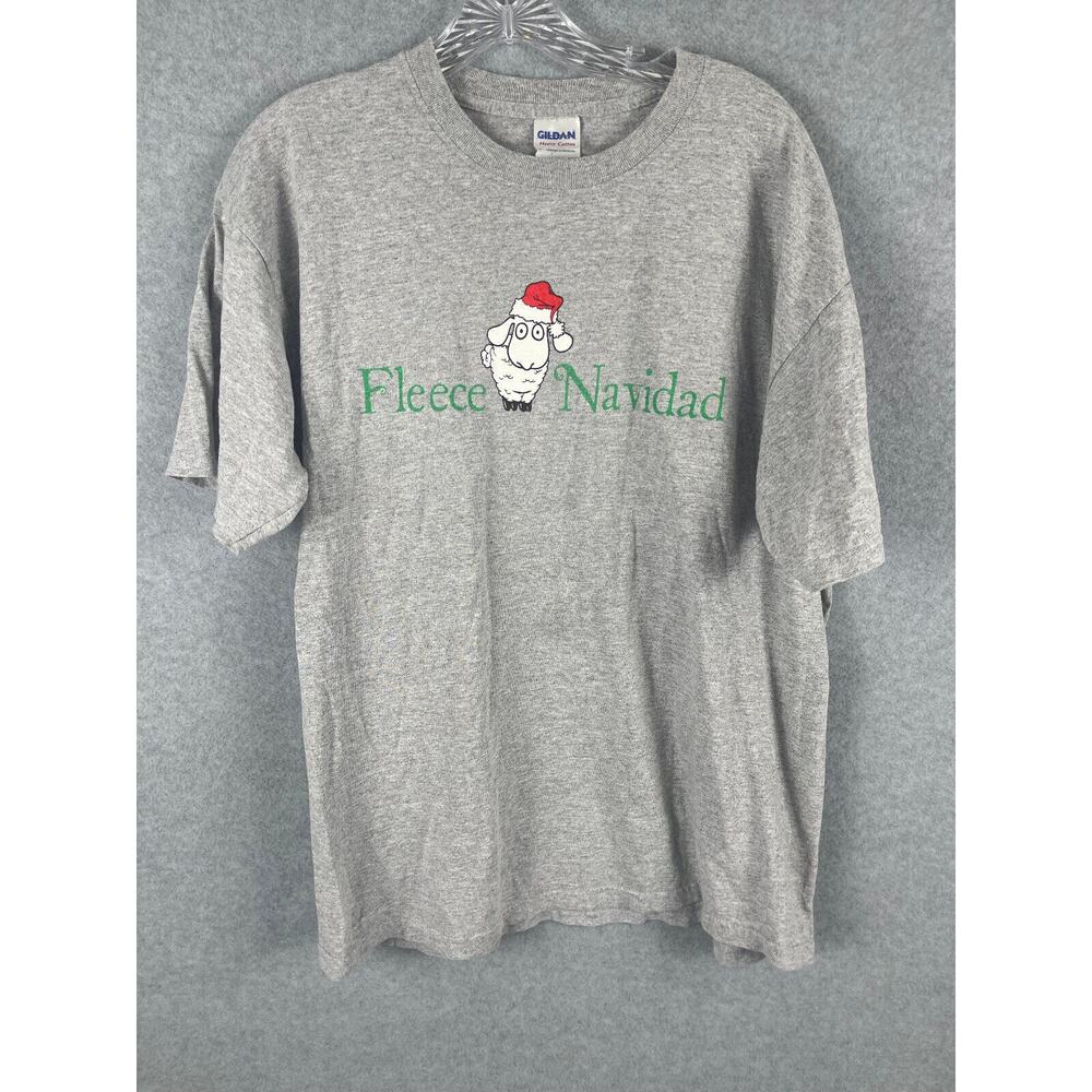 "Fleece Navidad" T Shirt Men's Size L Gray Novelty Christmas Holiday